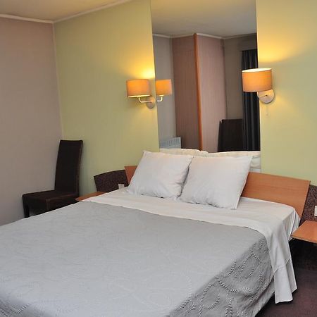 Heusden-Zolder Afrit 28酒店 客房 照片