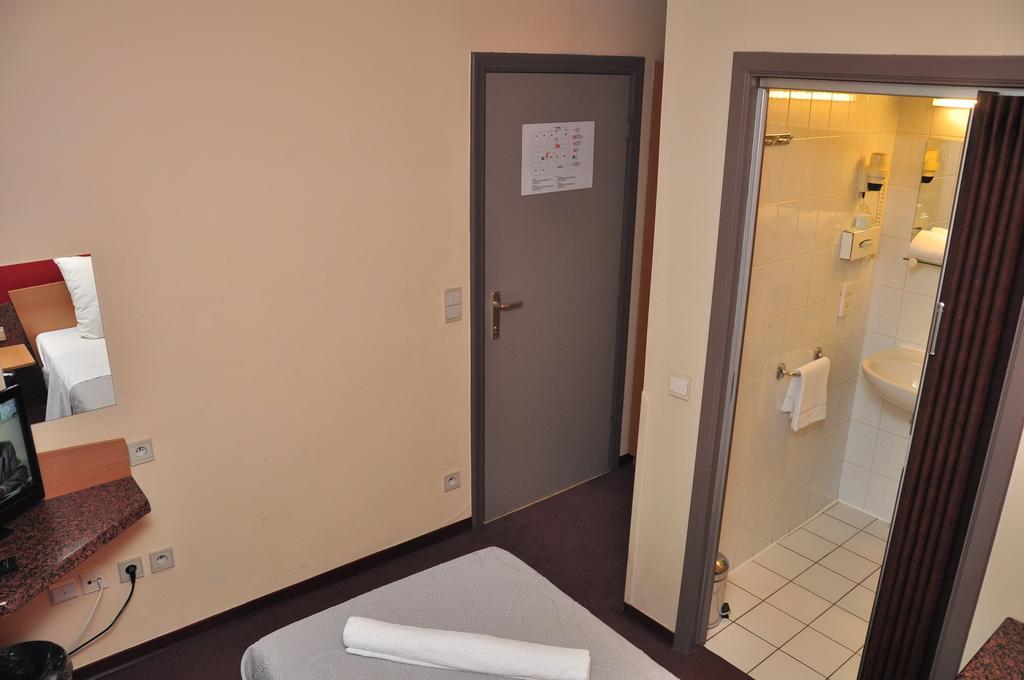 Heusden-Zolder Afrit 28酒店 客房 照片