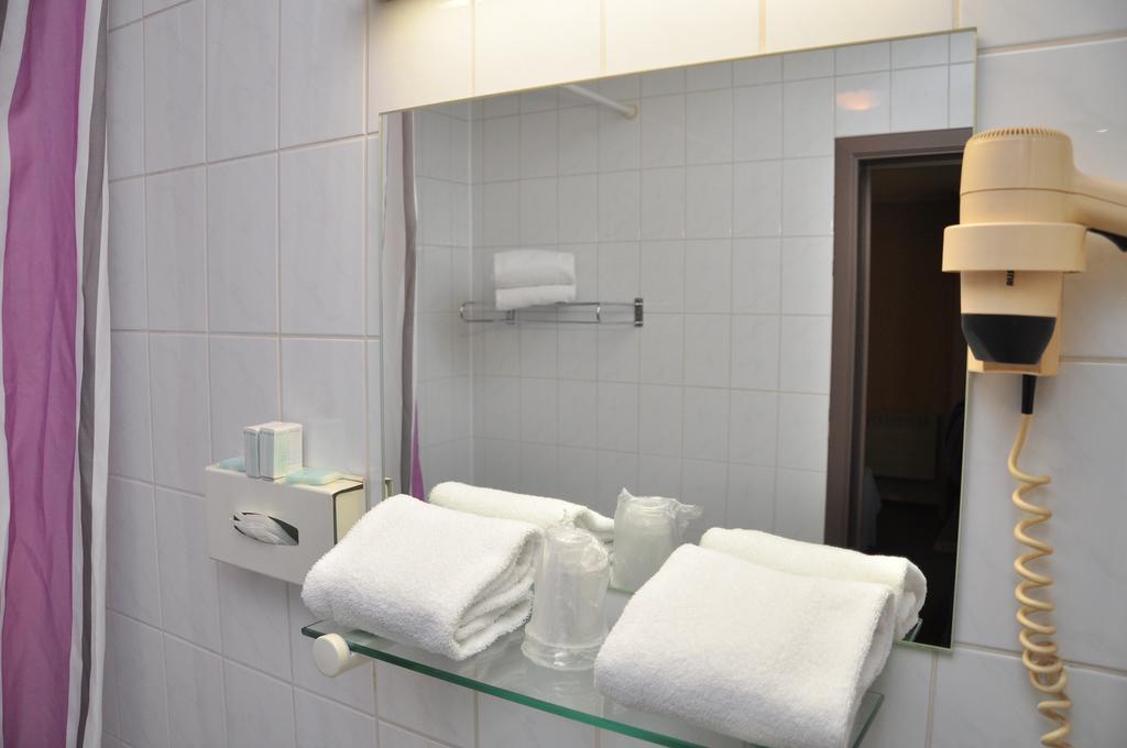 Heusden-Zolder Afrit 28酒店 客房 照片