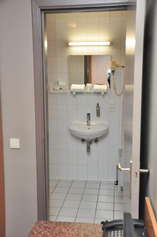 Heusden-Zolder Afrit 28酒店 客房 照片
